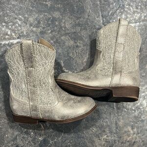 Jellypop Kids Shimmering Silver Boots